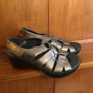 Dansko Janet neutral pewter size 40